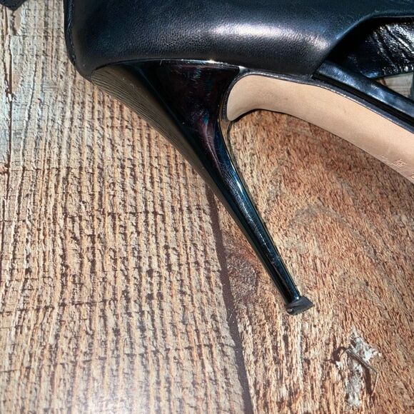 Giuseppe Zanotti
Black Leather Crisscross Ankle Size 38.5 Boots/Booties - Picture 14 of 16